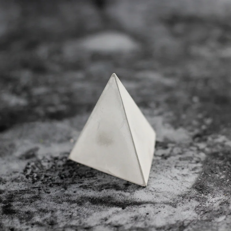Cement Ring Holders Ornaments Mold Silicone Concrete Pyramid Shape Jewelry Display Stand Mould DIY Decoration Tool