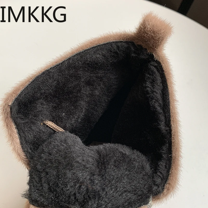 Женские зимние ботинки; коллекция года; Зимние Модные ботильоны для женщин; обувь на плоской подошве; теплые зимние ботинки на шнуровке с помпонами; женская обувь