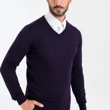 Шерстяной мужской трикотажный свитер Heyss с v-образным вырезом