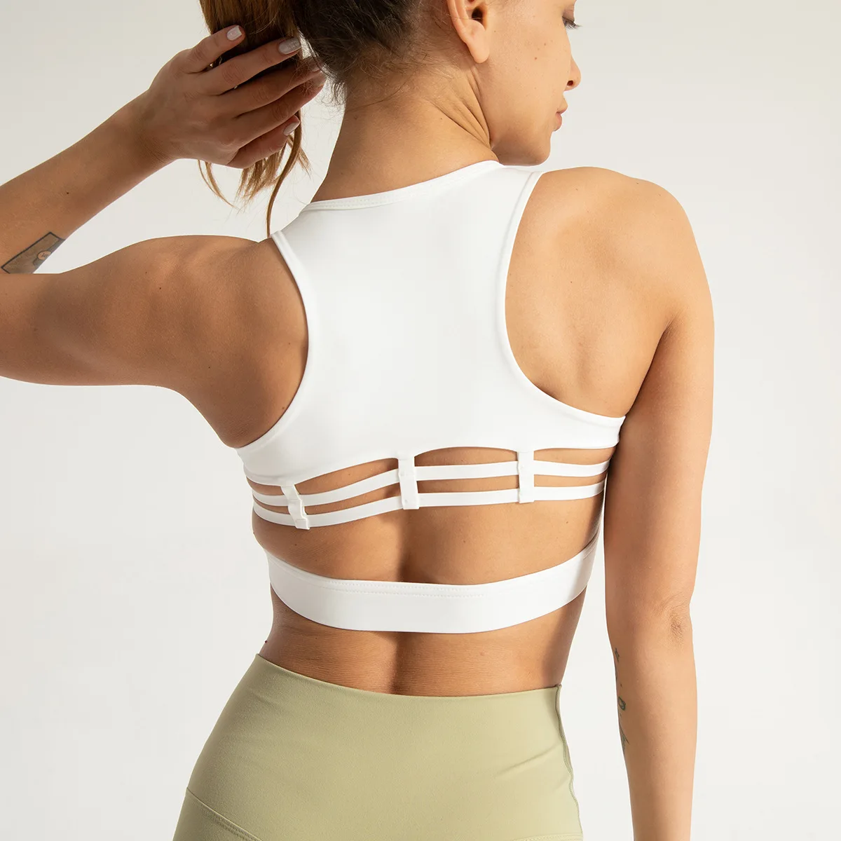 plus size strappy sports bra