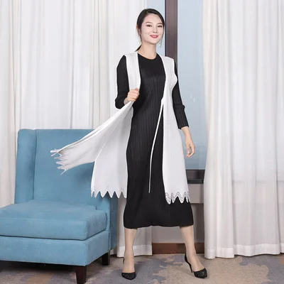 

HOT SELLING Miyake fold pleated sleeveless v-neck lacing long coat + three quarter o-neck dress solid two-piece set IN STOCK