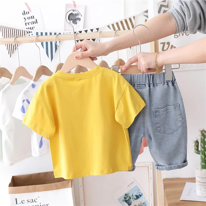 Boys Bear Graphic Casual Outfit Round Neck T-shirt & Plaid Shorts Kids  Summer Clothes Sets - Temu Japan