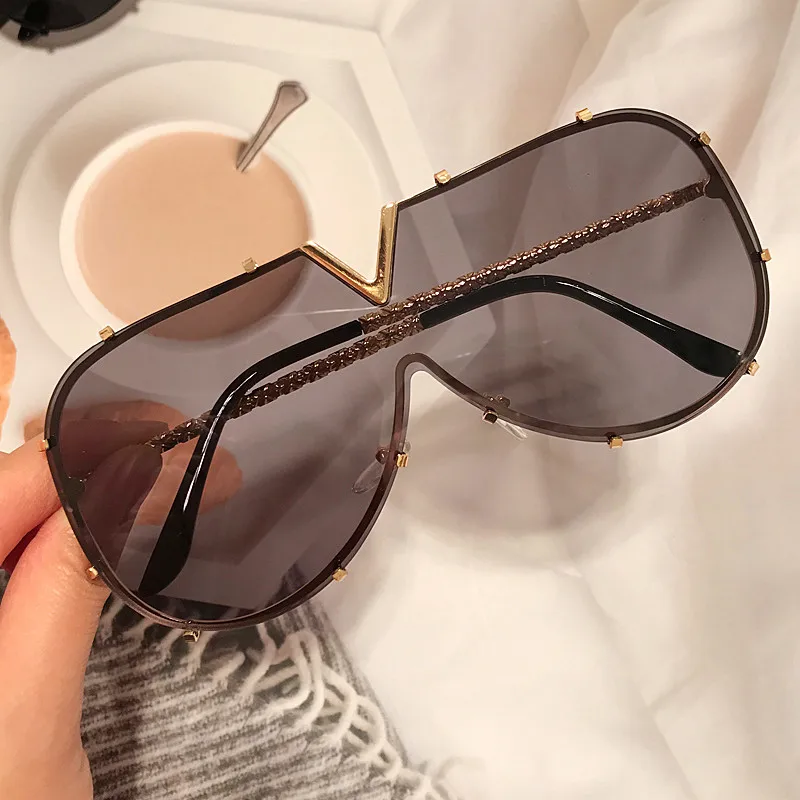 2022 New Fashion One Piece Shield Sunglasses For Women Vintage