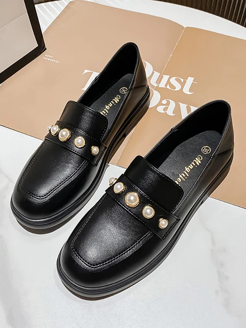 2021 Spring and Autumn low Heel shoes women's fashion design black pearl true leather loafers large size 41-43 free shipping black