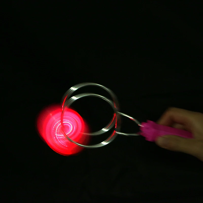 

2020 Magic Flying Spinner Magnetic Fantasy Rotating Magnetic Shining Camera Track Spinner Discus Beautiful Light Toy Boy Lumious