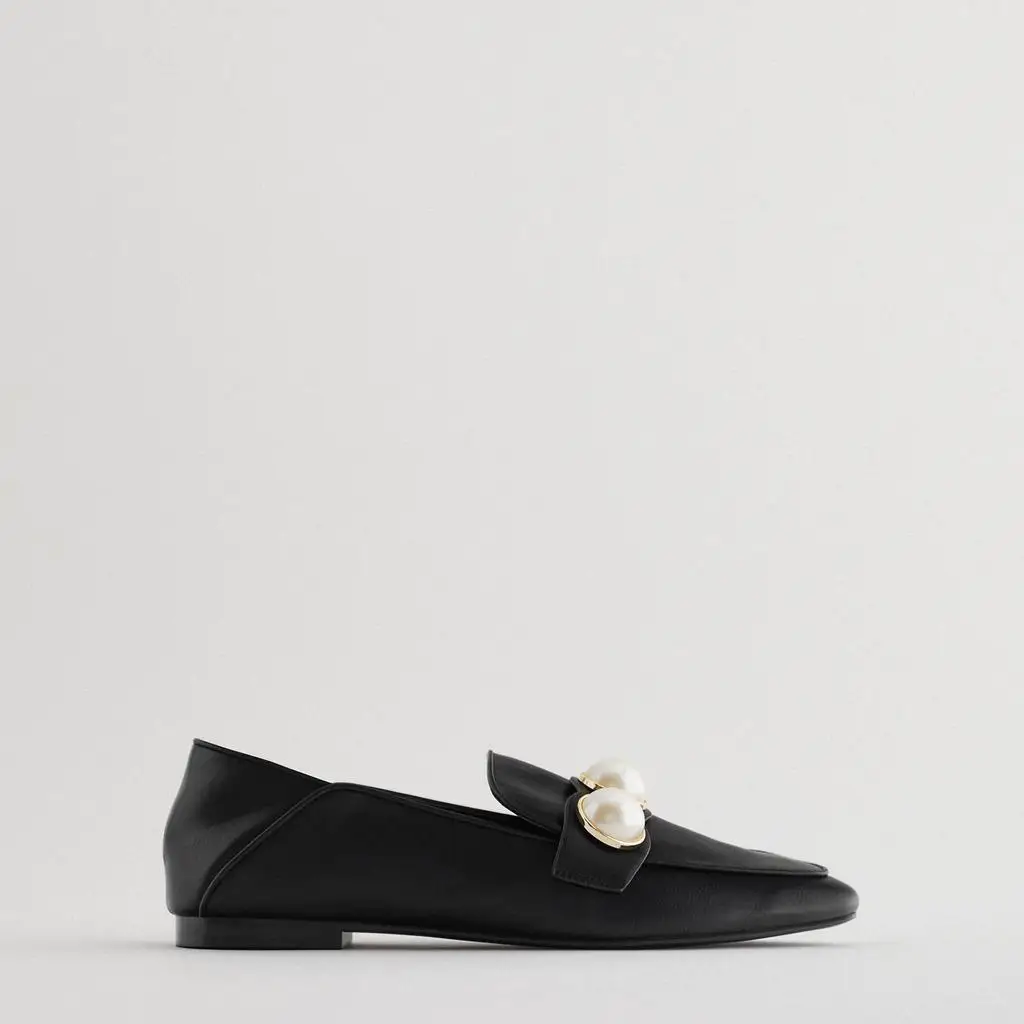 Новинка осени 2020 Женские лоферы Черные мокасины тонкие туфли с жемчугом | Обувь