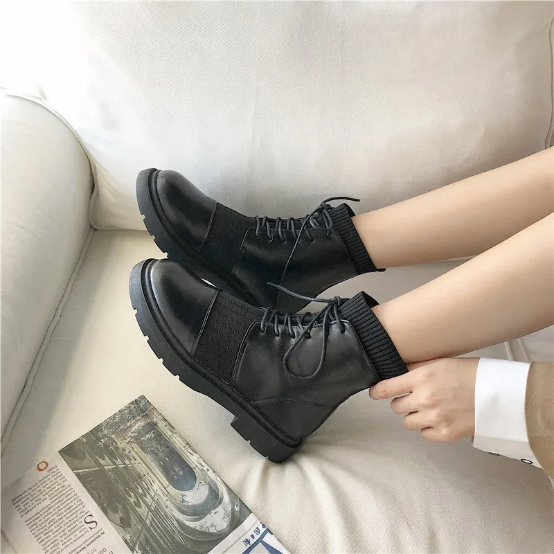 

2019 Trendy Shoes New Style Martin Boots Women's Style Motorcycle Autumn & Winter INS Online Celebrity England Boots Black And W