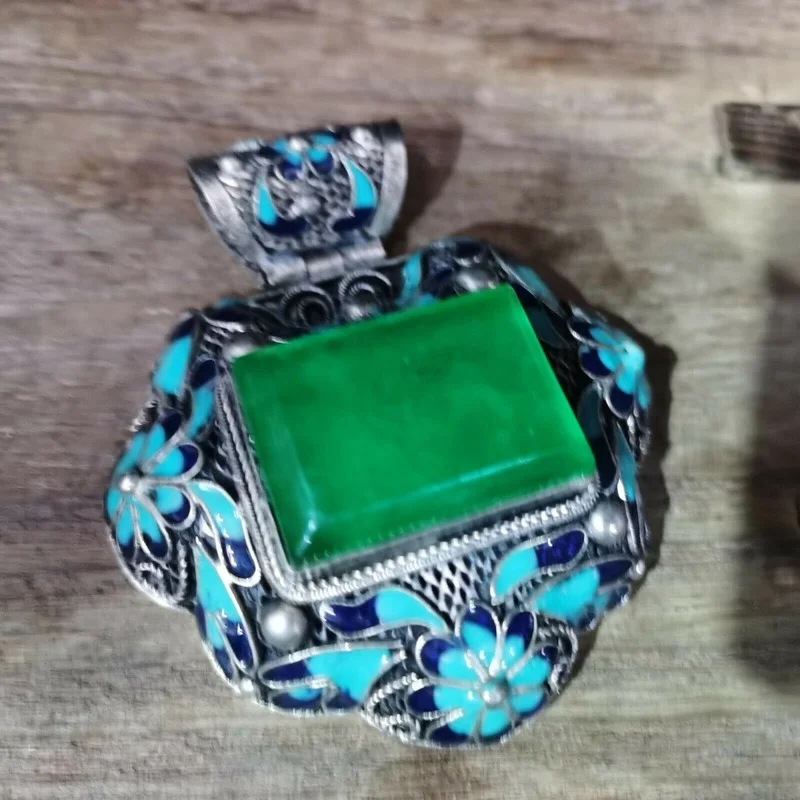 

Chinese Old Craft Made Old Tibetan Silver Cloisonne Inlaid Zircon Pendant for Women Men Fashion Accessories A03