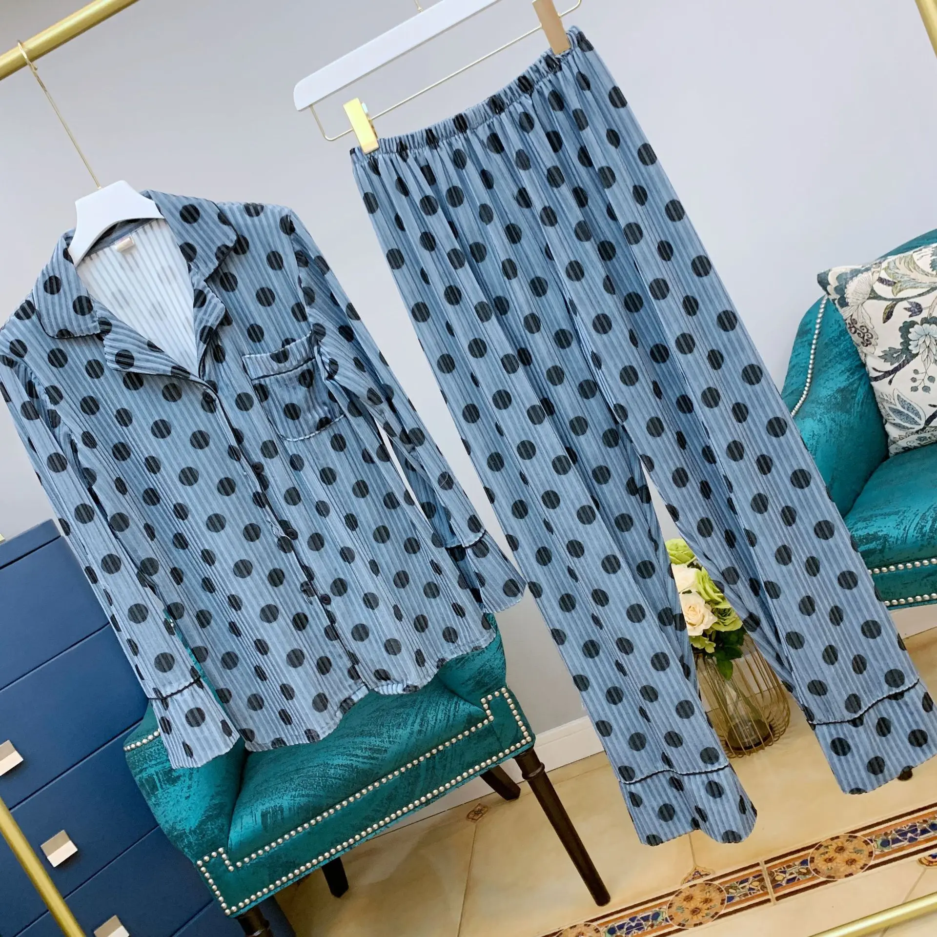 

QWEEK Korean Long Sleeve Sleepwear Women Winter Velvet Thick Warm Pajamas 2 Piece Fashion Dot Pyjamas Homewear Women Pijamas