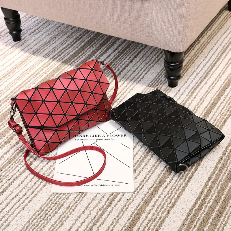 

[] 2020 New Style Fashion And Personality Versatile Geometric Pattern Rhombus Laser Square Sling Bag Crossbody Bag