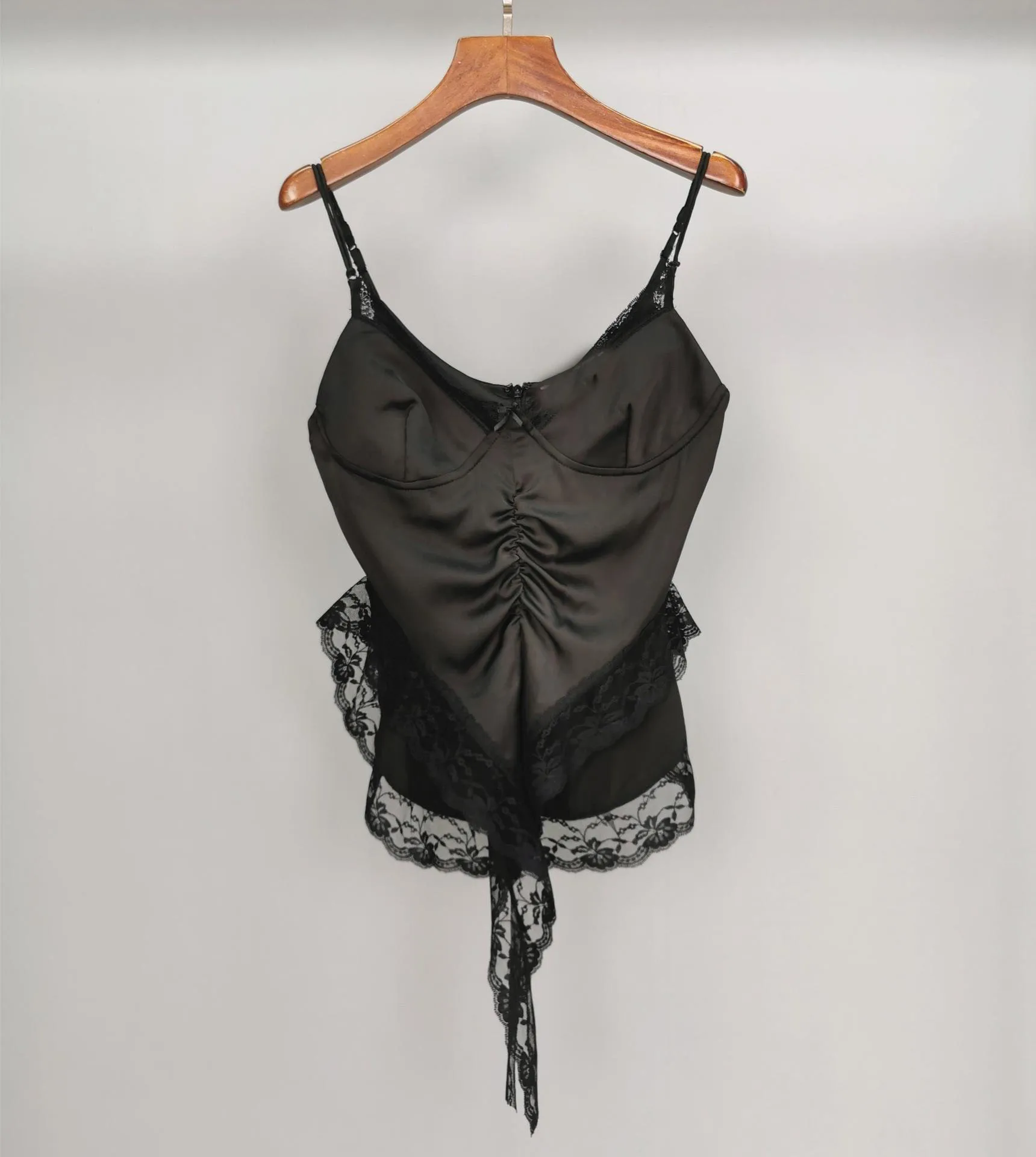 

2019 fashion sexy women lace vest tops female luxury strap camis tops ladies clothes ddxgz2 9.19