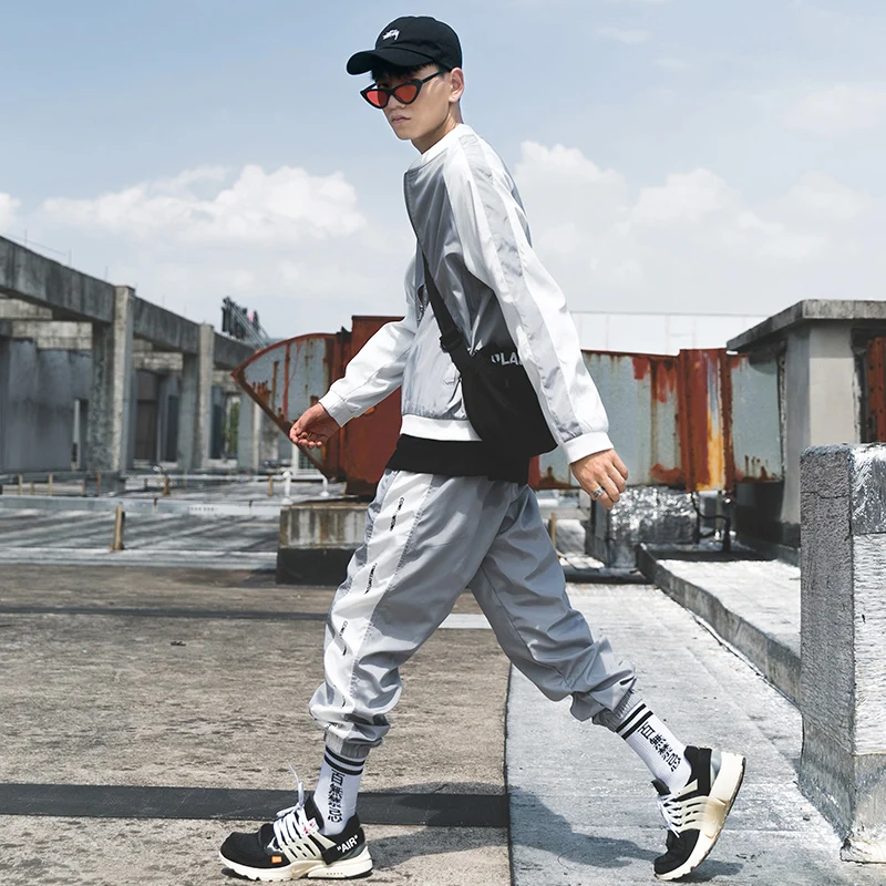 Спортивный костюм мужской из двух предметов кофта с открытой спиной комплект