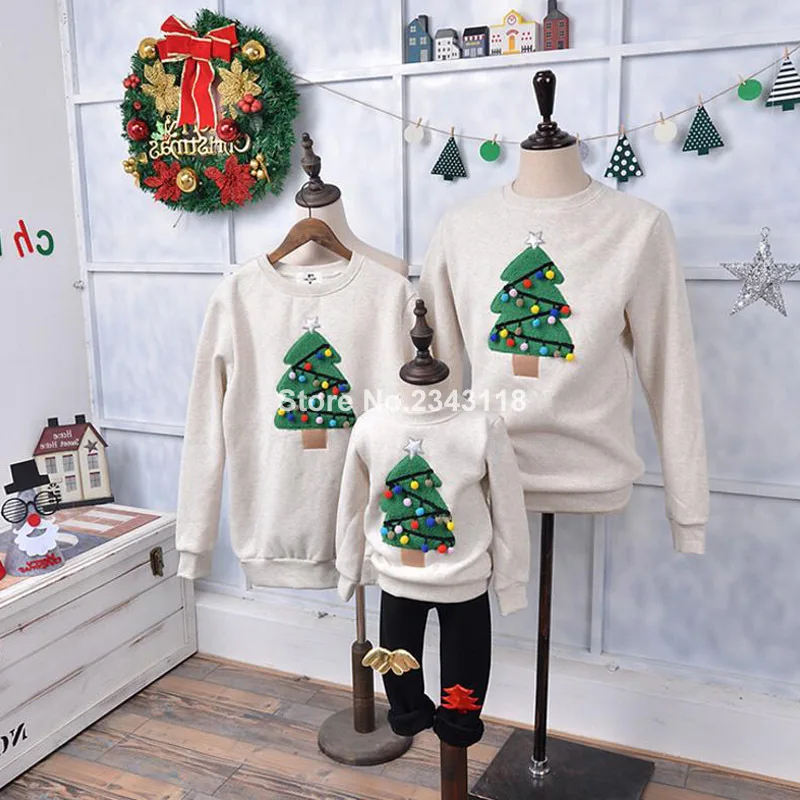 

Family Christmas Clothing Family Matching Shirts Cotton Mother Daughter Son Clothes Character Printing Family Hoodies