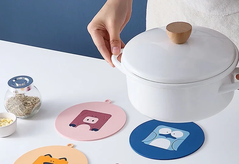 

PVC Table Mats Coasters Hot Pad Round Table Mat Stand for Mugs Anti Slip Drink Insulated Placemats Kitchen Cute Animals