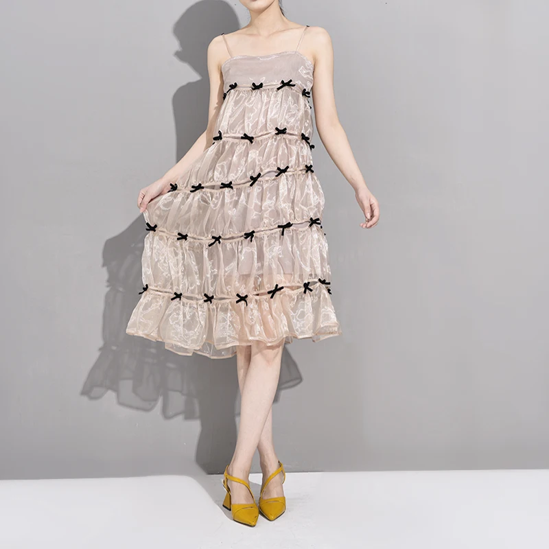 [EAM] женское Плиссированное асимметричное платье из органзы на тонких бретельках, новинка, свободный крой, модный стиль, весна-осень JX7011