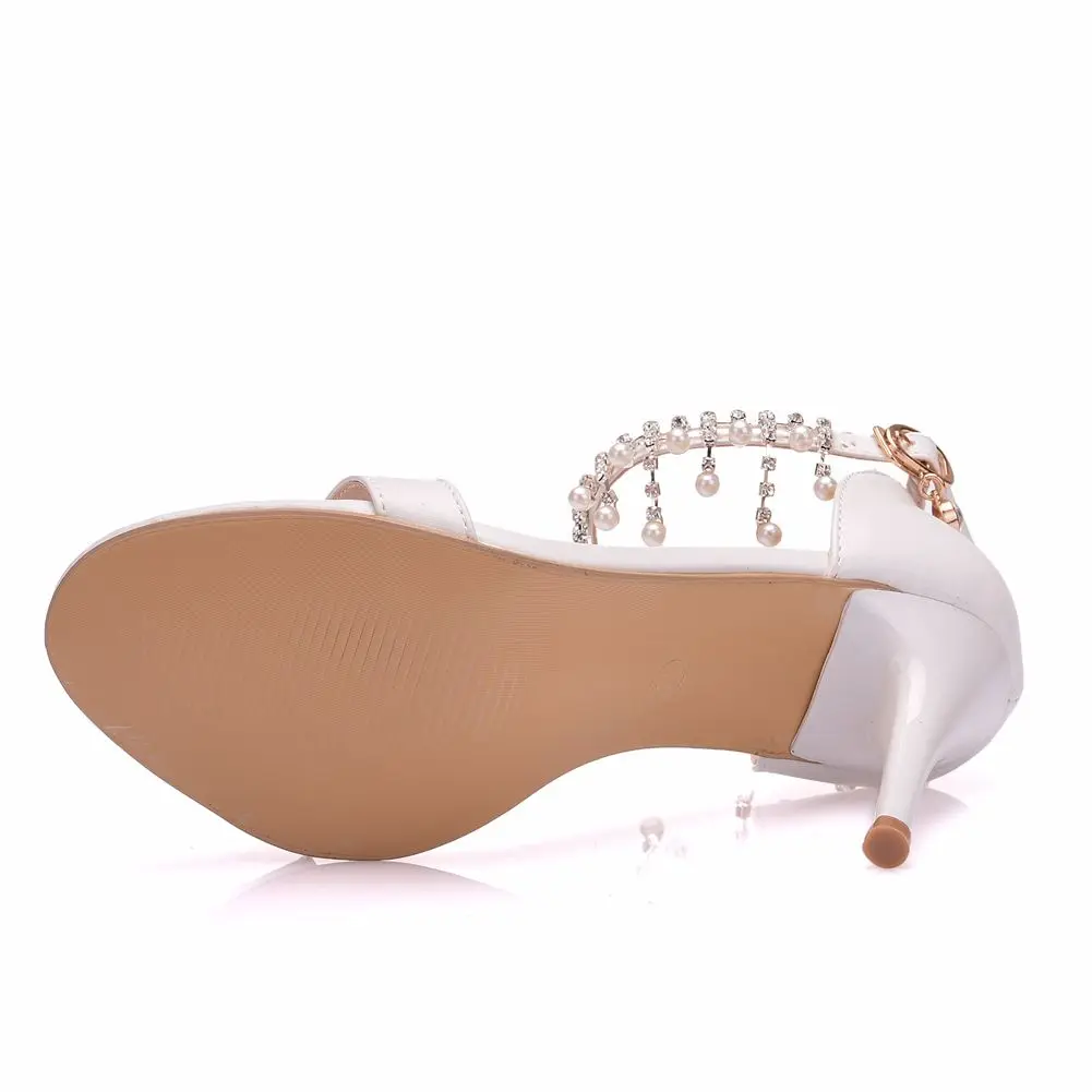 Модные женские босоножки с кристаллами «Королева» летние женские туфли-лодочки на высоком каблуке пикантные вечерние туфли с ремешком на лодыжке Белое Женское платье размер 42