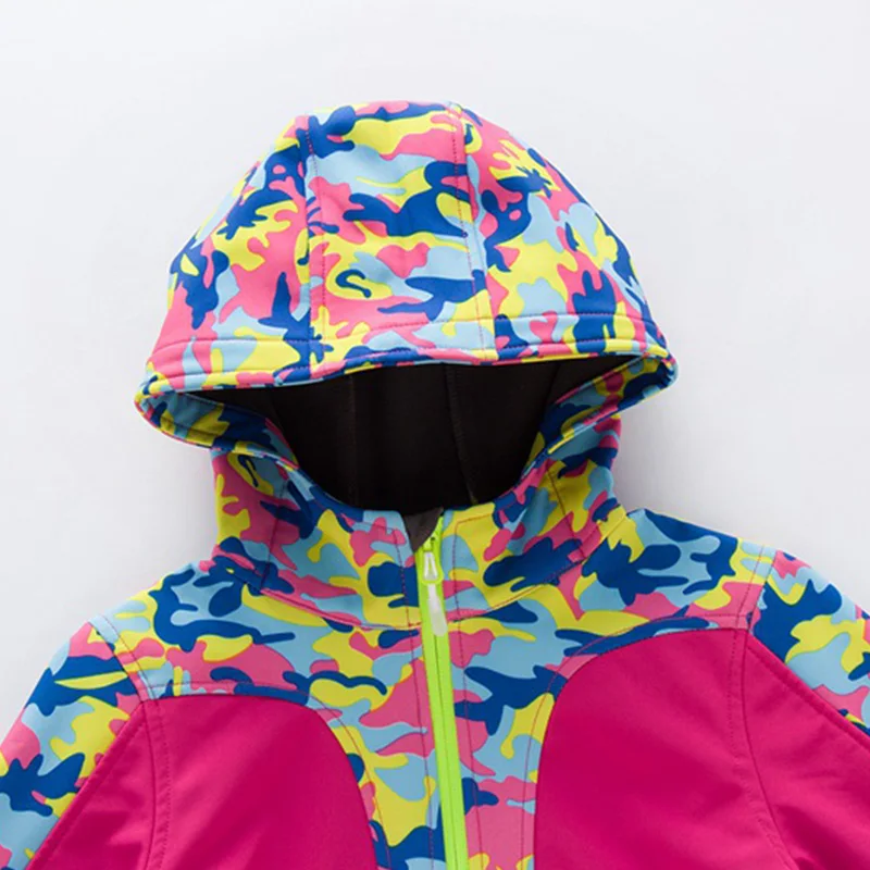 Фон на заказ для детской softshell Куртки Детские флисовые Водонепроницаемый зимне пальто для девочек и мальчиков, пальто с капюшоном с камуфляжным принтом Кемпинг Пеший Туризм Костюмы