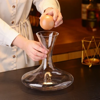 

Flat Wide Base 2000ML Red Wine Decanter with Oak Stopper LeadFree Hand Blown Crystal Glass,Red Wine Carafe,Wine Accessories Gift