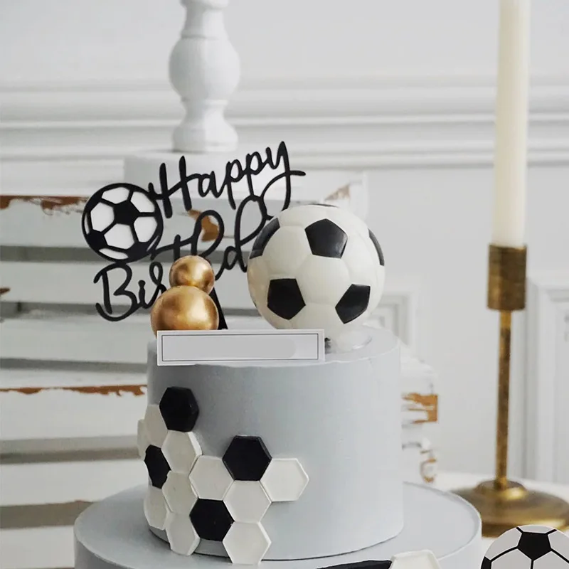 Lot de 12 fournitures de fête de football Real Madrid - Décoration d' anniversaire pour les fans de football : : Cuisine et Maison