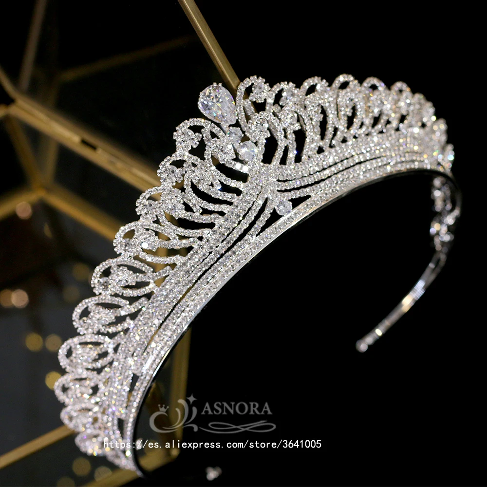 New Corolla Zinc Alloy Headdress for Bride Tiaras Noble Bride Wedding Crown Gift Accessories A00655