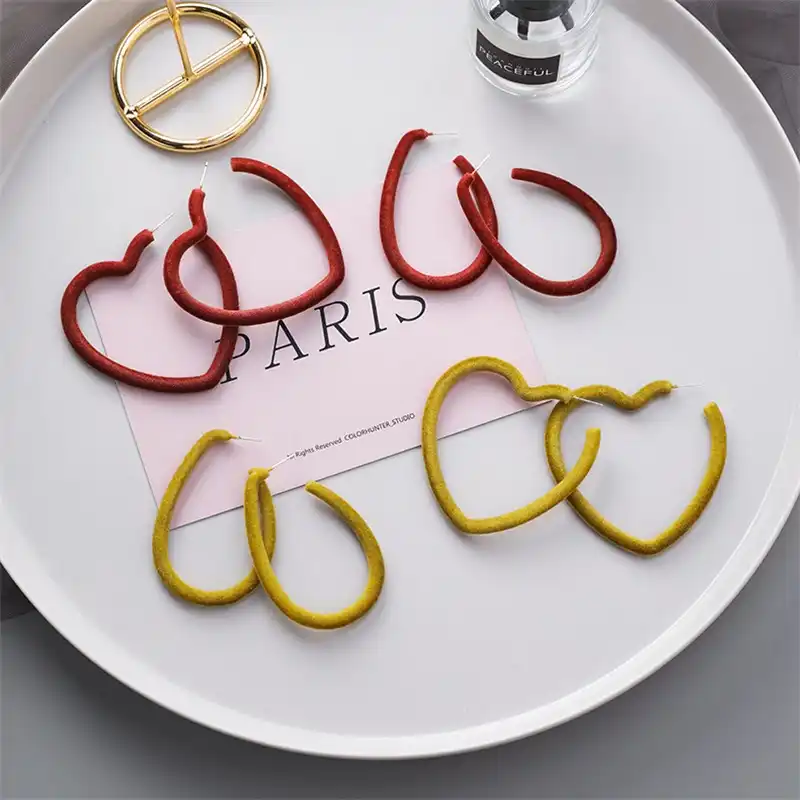 925 Серебряная игла осень и зима новые милые геометрические флокированные любовь преувеличенные большие серьги простые плюшевые овальные женские серьги