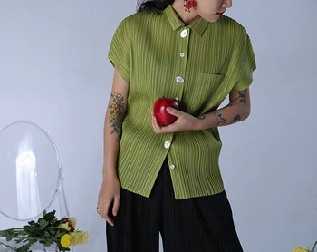

European Station Women's Miyake Folds New Short Sleeve Pleated Shirt