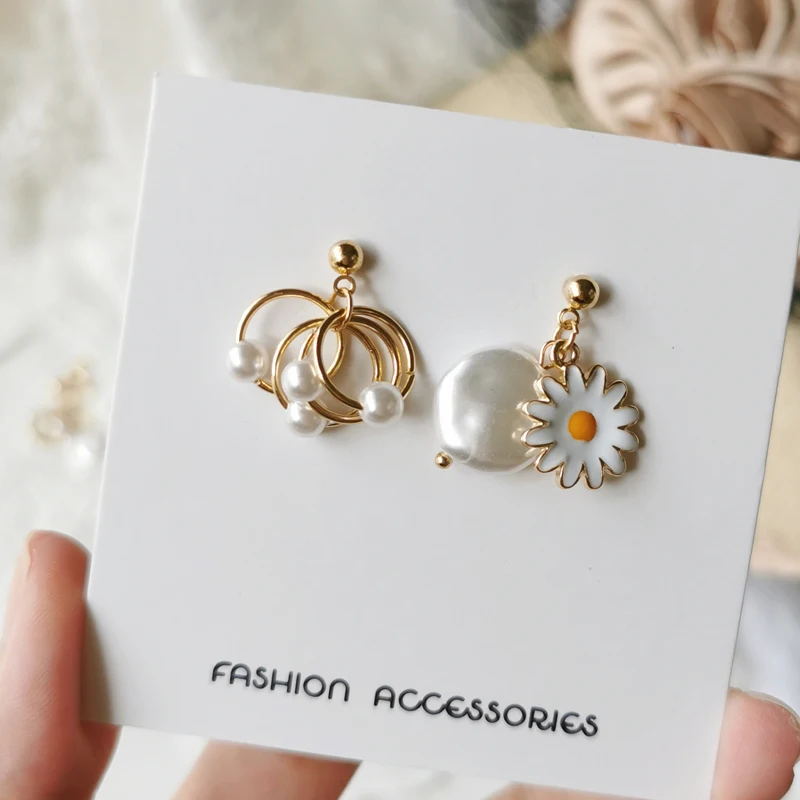 Серьги подвески Асимметричные из металла с искусственным