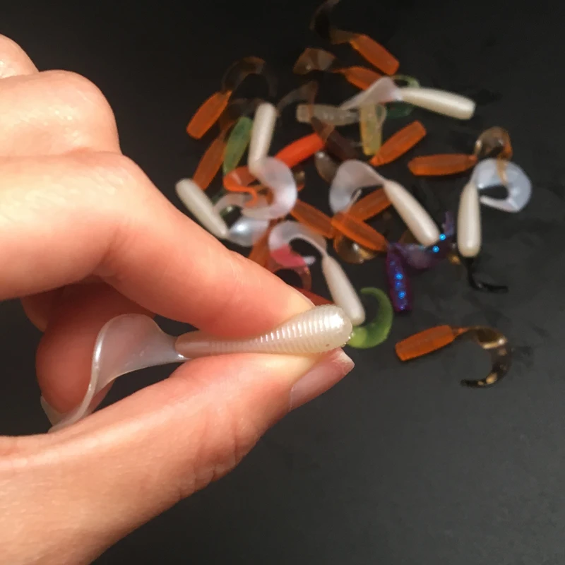 

20pcs Soft Plastic Lures For Fishing Bass Trout Worm Baits Fishing Jig Swimbaits Luminous Soft Lures Kit For Bass Trout