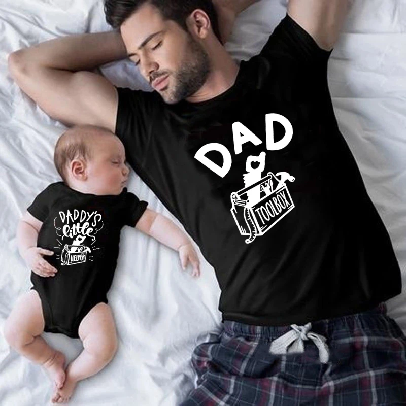 Папа и надписью Daddy's Little Helper Семейные комплекты футболки для папы дочки Одежда