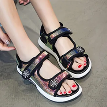 

Fashion sports sandals women's middle heel flat bottom super fire 2020 summer new women's shoes Korean wild student sandals