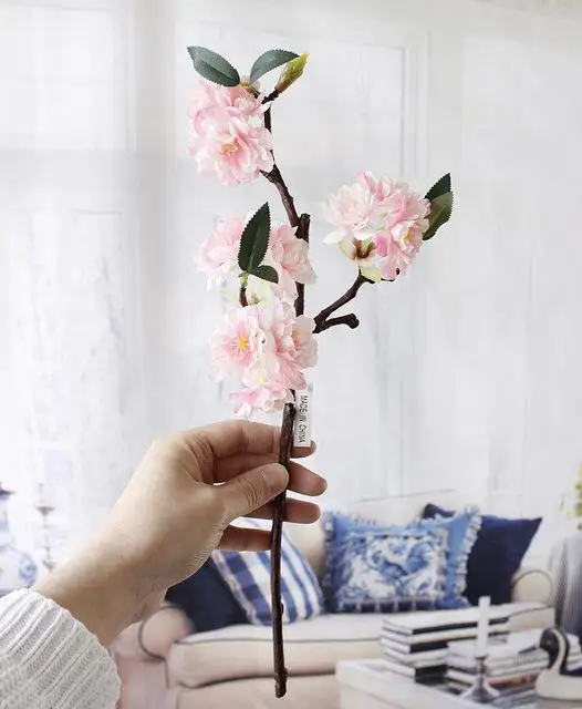 Искусственный вишневый шелк+ пластиковые цветы ветка Сакура для Домашний Декор отеля DIY Свадебный Арка декоративный венок - Цвет: B