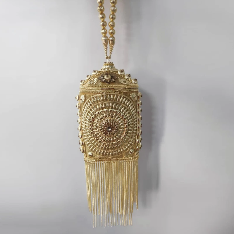 

DOYUTIG New Arrival Women's Tassels Diamond Handmade Bags Indian Design Metal Evening Bags For Wedding Lady Antique Handbag F822