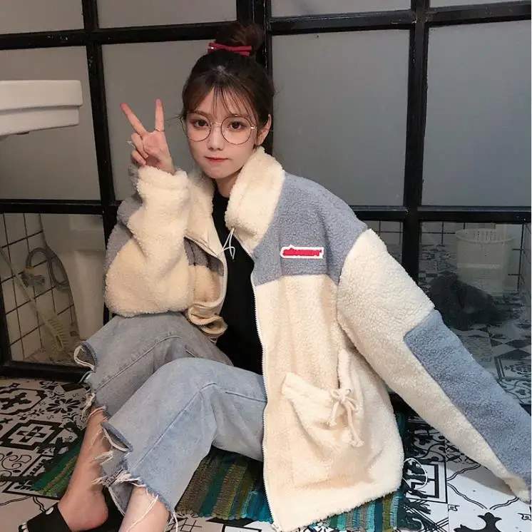 

Sweatshirt, autumn and winter 2019 autumn and winter stitching contrast color drawstring pocket imitation lamb fur coat female
