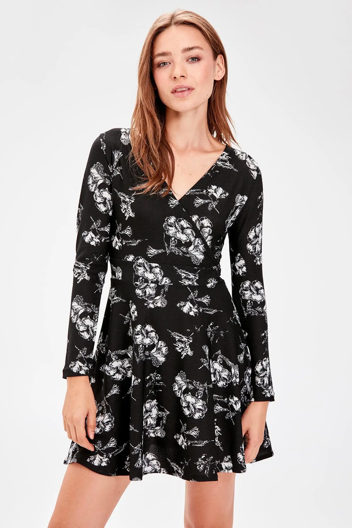 

Trendyol Black Pattern Double Breasted Knitted Dress TWOAW20EL0395