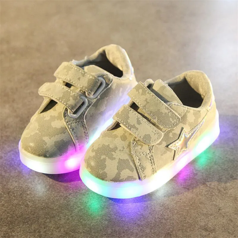 Г. Весенняя спортивная обувь для мальчиков и девочек Детские светодиодный Нескользящие модные кроссовки детская повседневная обувь на плоской подошве размер 21-30