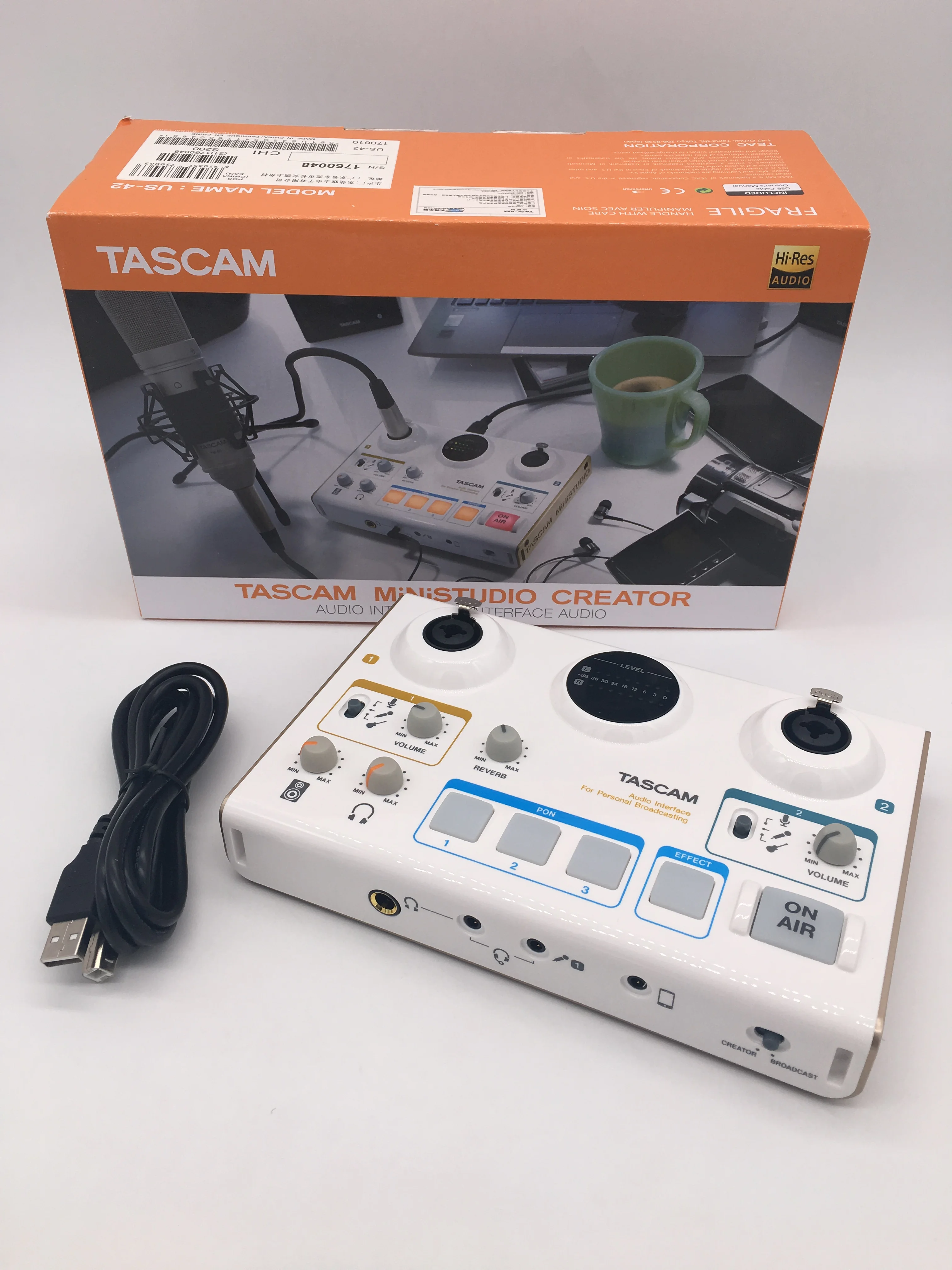 TASCAM MiNiSTUDIO Creator US-42 внешняя звуковая карта USB аудио интерфейс для сетевого вещания и студийной записи