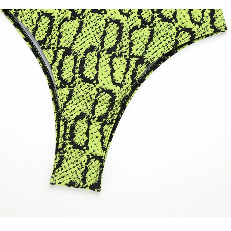 15249385939_1188077330