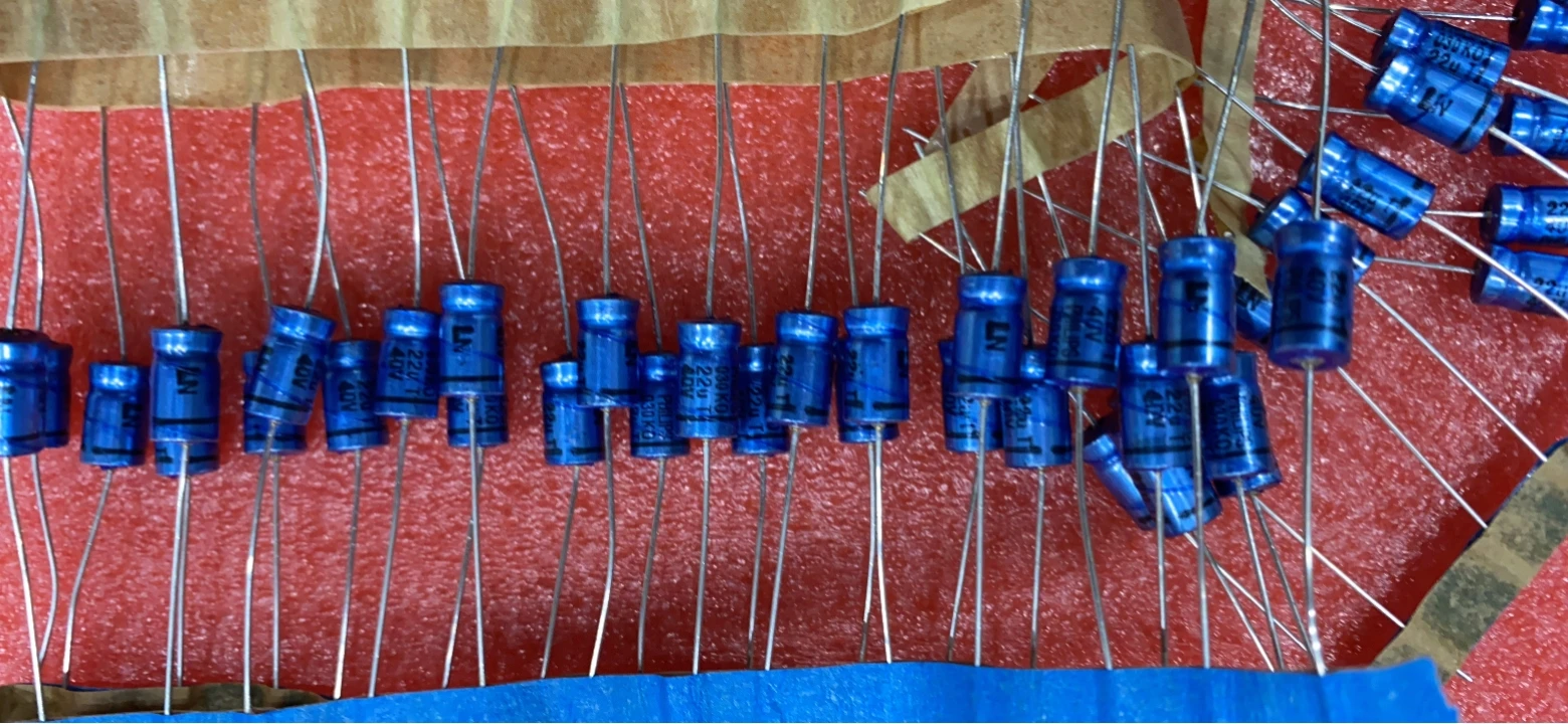 Осевая Φ 40V22UF 021KO 40V 030KO маленький объем деталь 22 мкФ медные ножки 25 шт.-1 лот |
