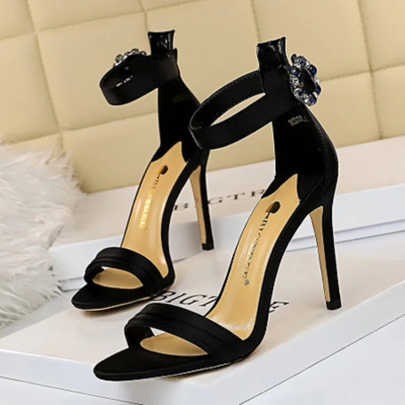 

2020 new fine-heeled high-heel satin open-toe sandals with rhinestone buckle