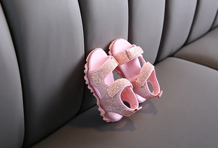 Kids Sandals Summer LED WIth Light Flash Sandals Beach Leather Sandals Children Water Shoes Anti-skid  Design for Children
