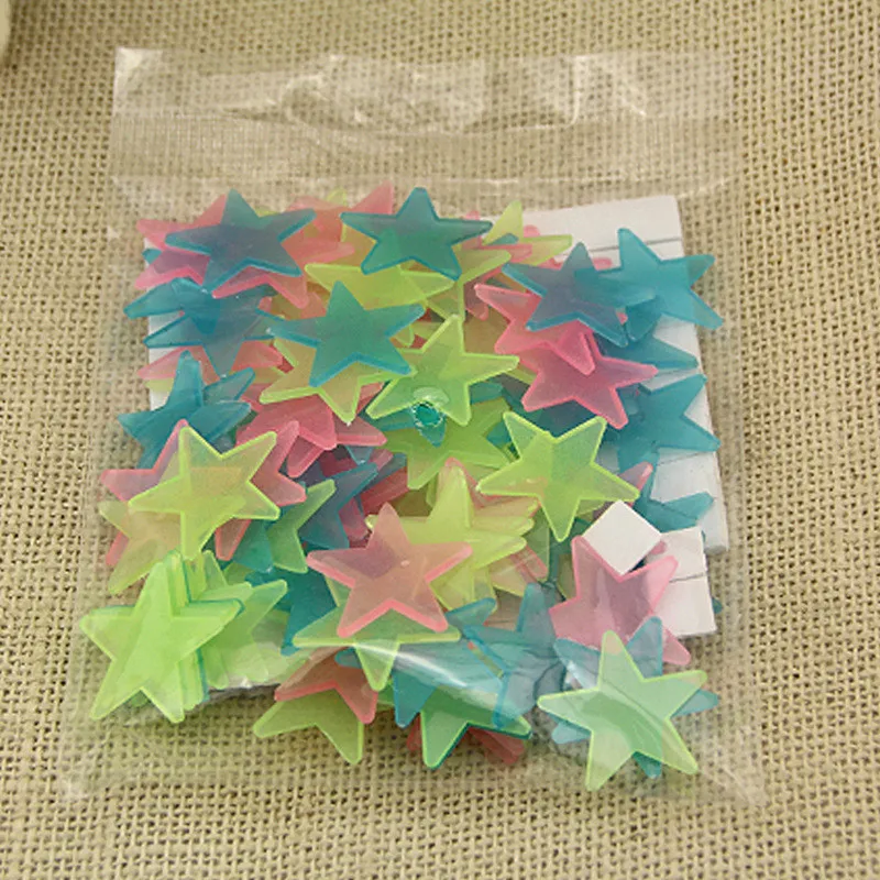 100pcs-bag-3cm-Glow-in-the-Dark-Toys-Luminous-Star-Stickers-Bedroom-Sofa-Fluorescent-Painting-Toy (5)