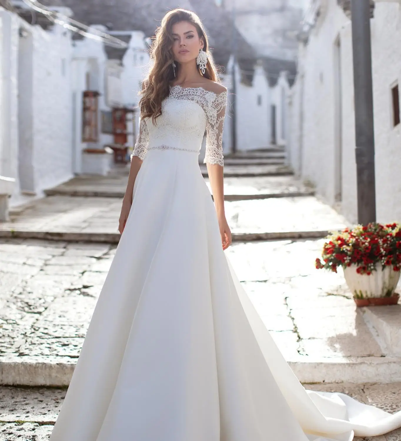 

Fantastic New Long Wedding Dress 2020 Boat Neck Half Sleeves A-Line Court Train Lace Satin Bride Gowns Vestidos