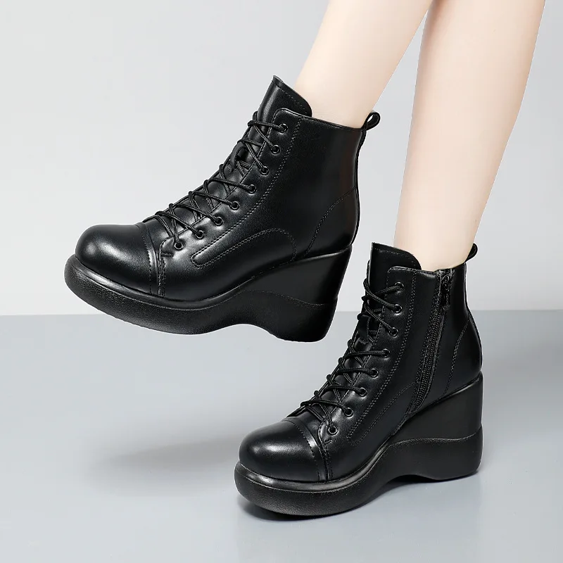 

32-43 Модные женские кожаные ботинки на танкетке на платформе до середины икры женские ботинки с круглым носком в британском стиле современные ботинки женские ботинки