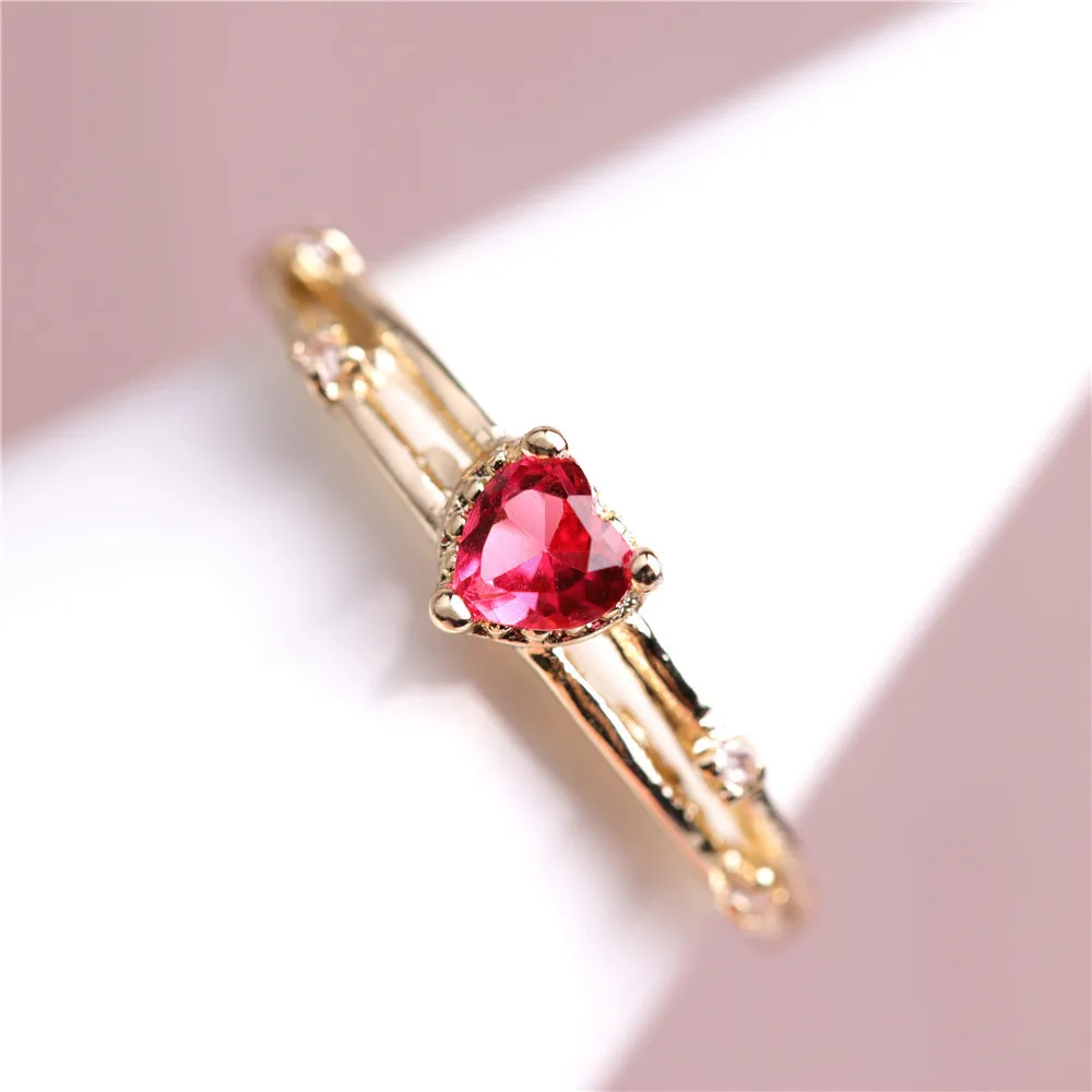 

Exquisite Rose Gold Plated Heart Shape Cut Red Zircon Ring Dainty Fine Ring Cocktail Party Crystal Ring Birthday Gifts Jewelry