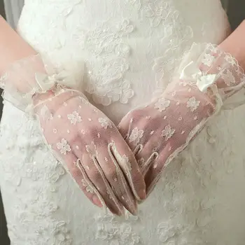 

Korean Bride Lace Gloves Elegant Dress Lace Pearl No-Slip Fabric Short Gloves Touch Screen Lace Gloves