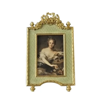 

European Classical Style 6 Inch Wall Vintage Style Table Resin Photo Frame