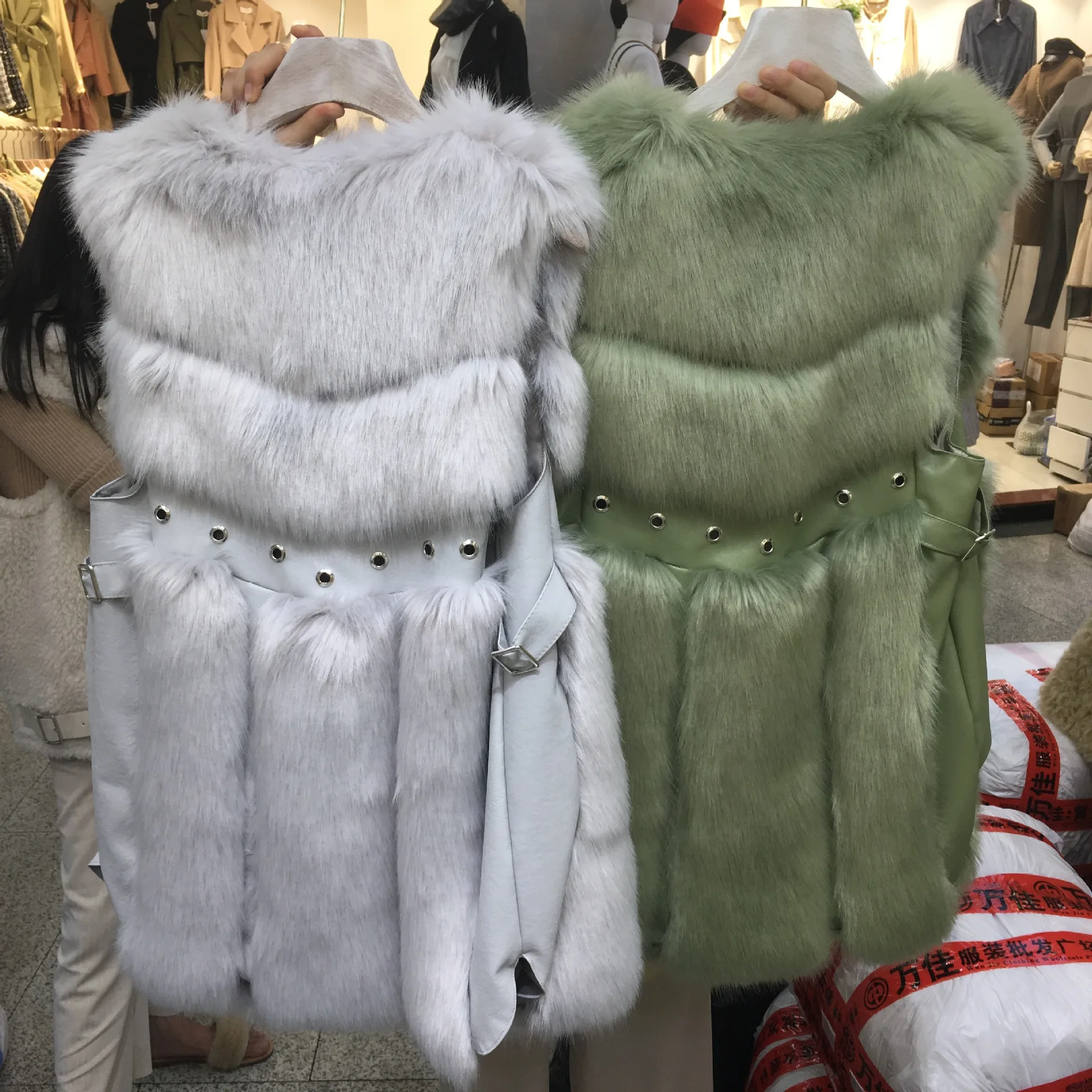 green Зимняя пушистая Толстая теплая шуба из искусственного лисьего меха, женские пушистые меховые пальто без рукавов, шуба из искусственной кожи F566 Dropship - Цвет: green