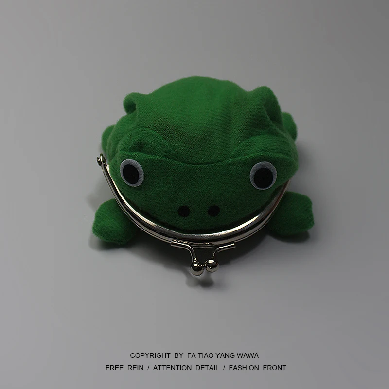 

Get bored and decorate your change with frogs! Frog wallet