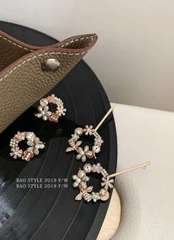 

Pure manual wreath bee ultra-complex multi-element ear nail earrings