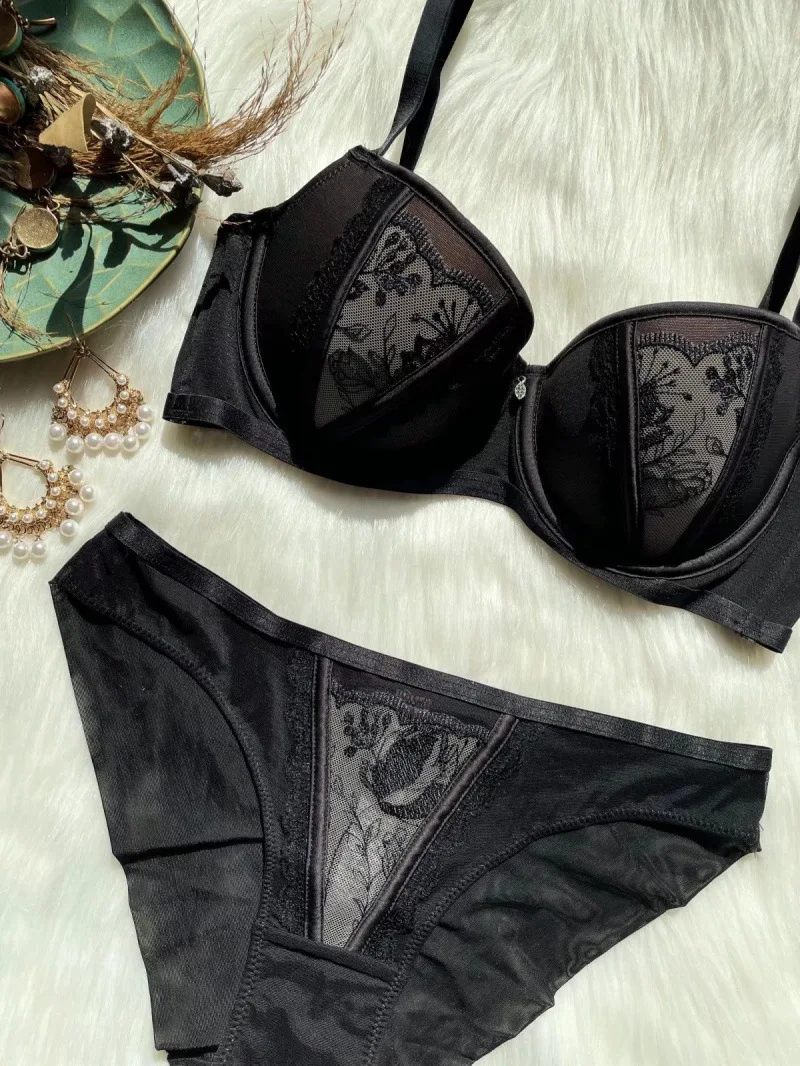 Sexy women embroidered gathered bra set large size ladies underwire lingerie with underwear sets Сексуальное Белье